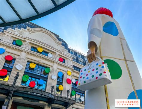 louis vuitton statue paris|The gigantic Yayoi Kusama in front of the Louis Vuitton .